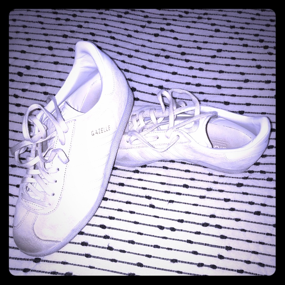 Adidas Gazelle tennis shoes